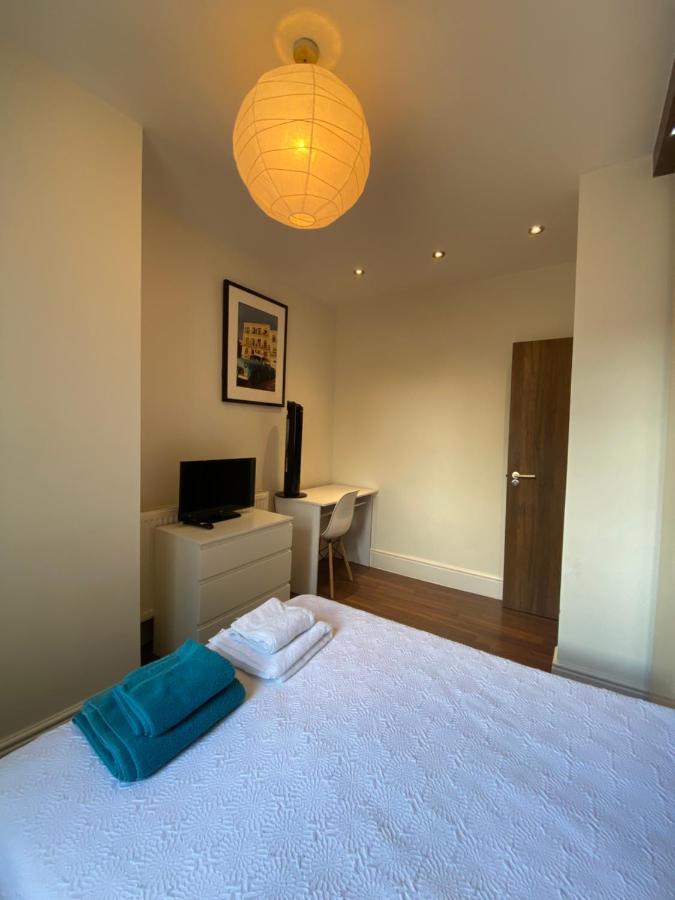 Notting Hill Next Door Bedroom In The Share Flat London Eksteriør bilde