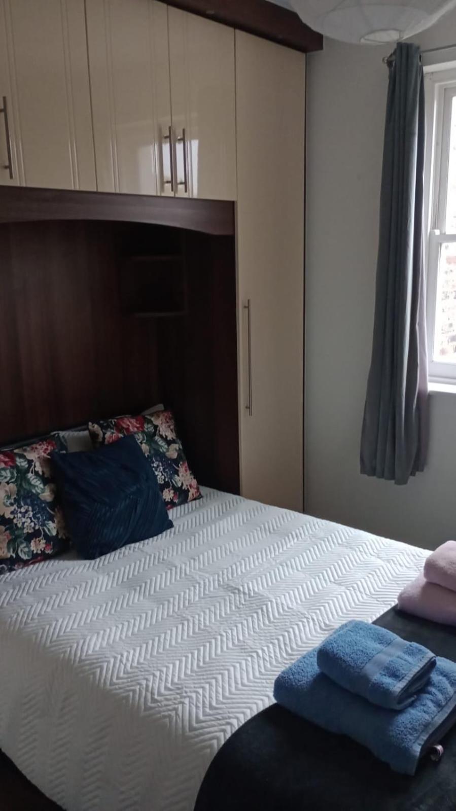 Notting Hill Next Door Bedroom In The Share Flat London Eksteriør bilde