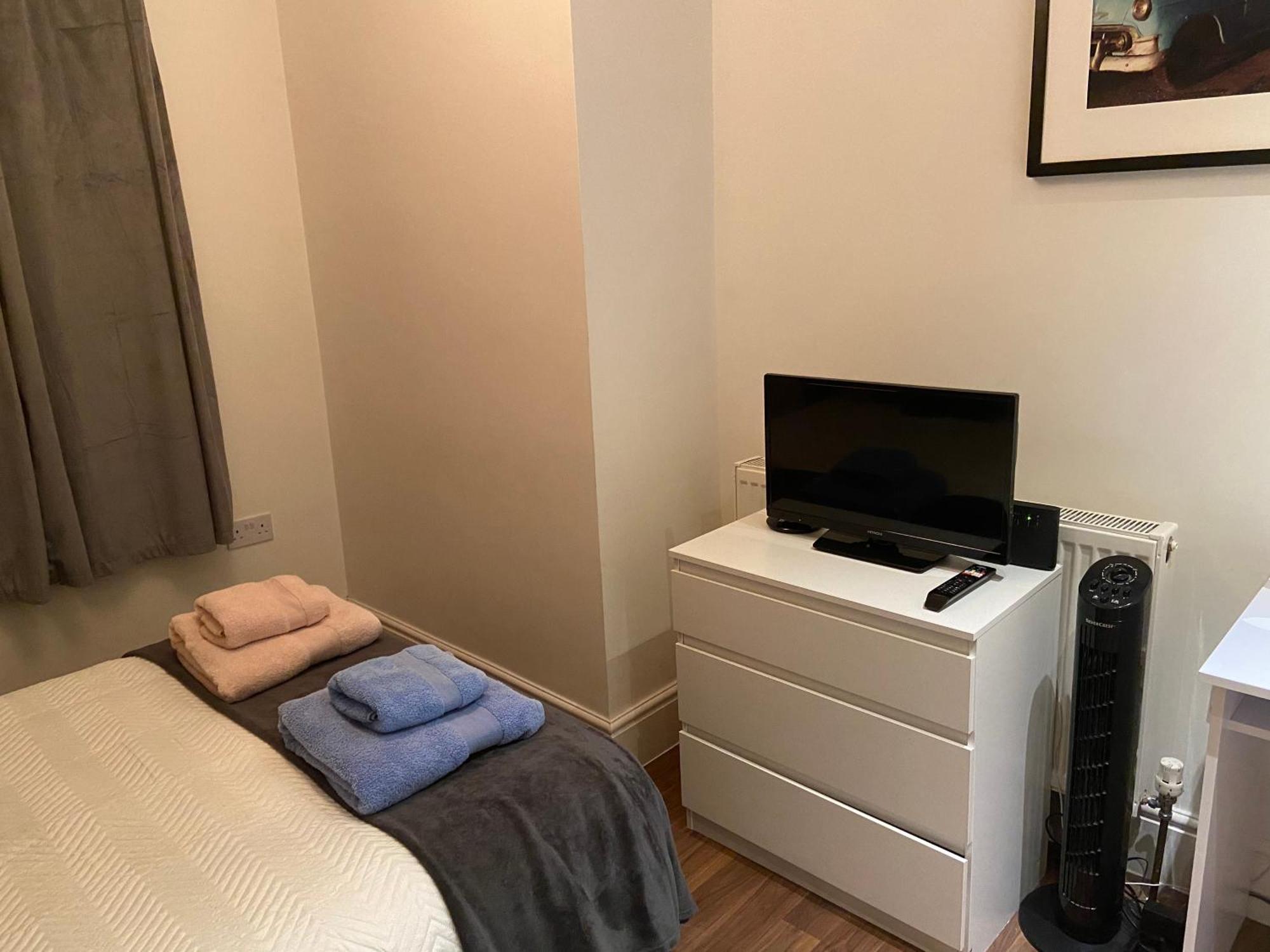 Notting Hill Next Door Bedroom In The Share Flat London Eksteriør bilde